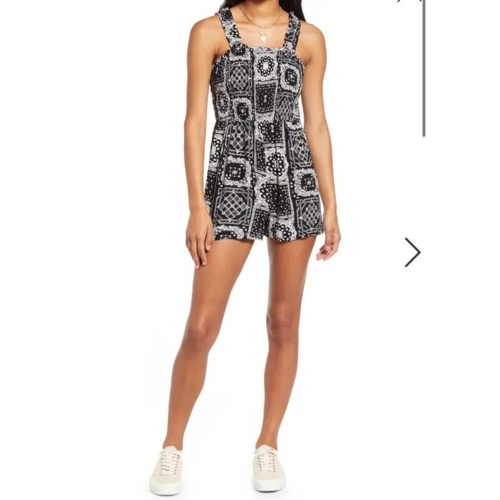 4/$25 NWT BP. Smocked Bodice Romper In Black Bandanamix Size large